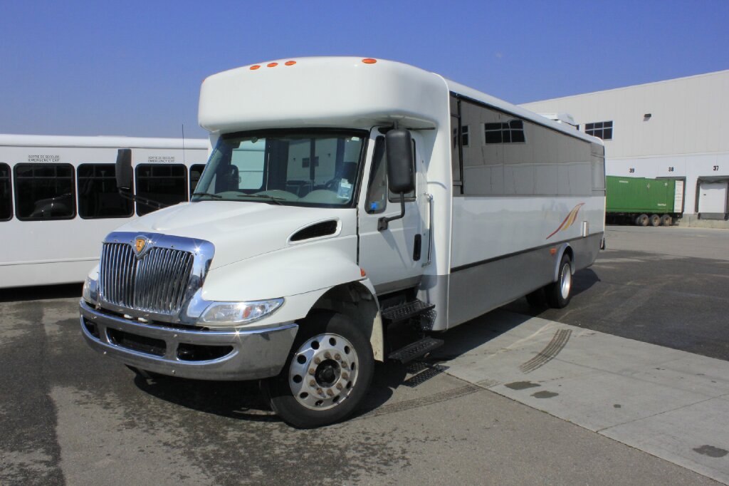 sports-team-charter-rental-calgary-charter-bus